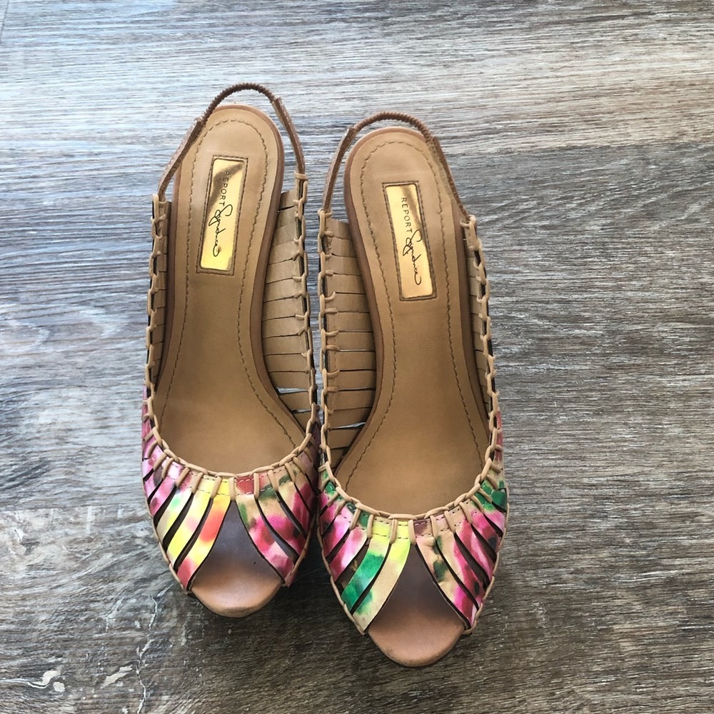 Report Signature Platform Stilettos